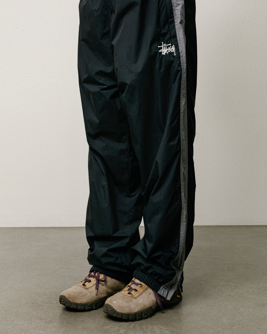 SIDE STRIPE TRACK PANT