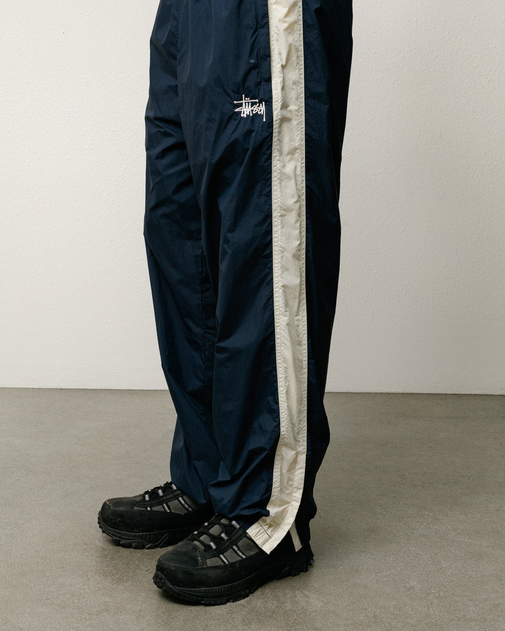 SIDE STRIPE TRACK PANT