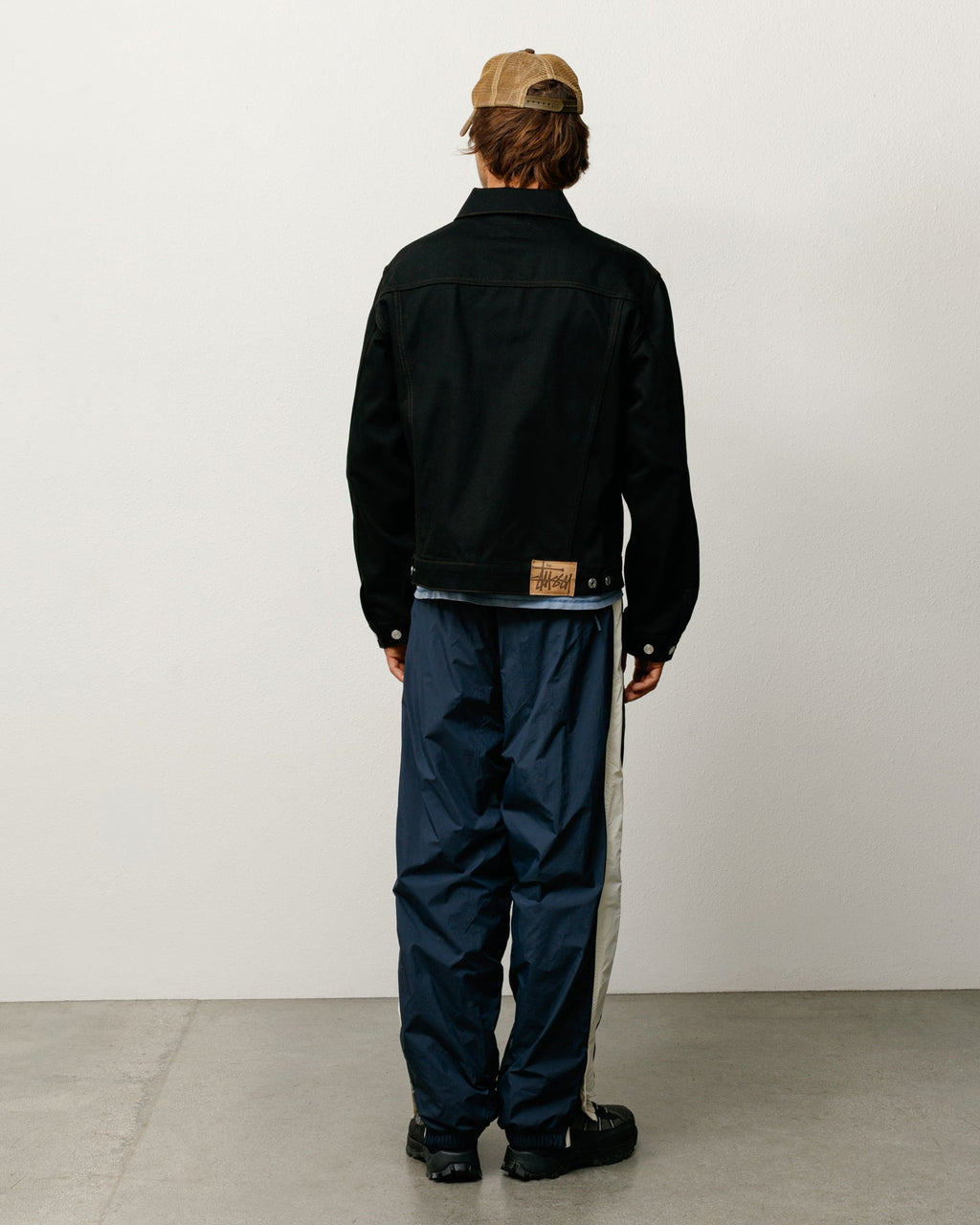 SIDE STRIPE TRACK PANT