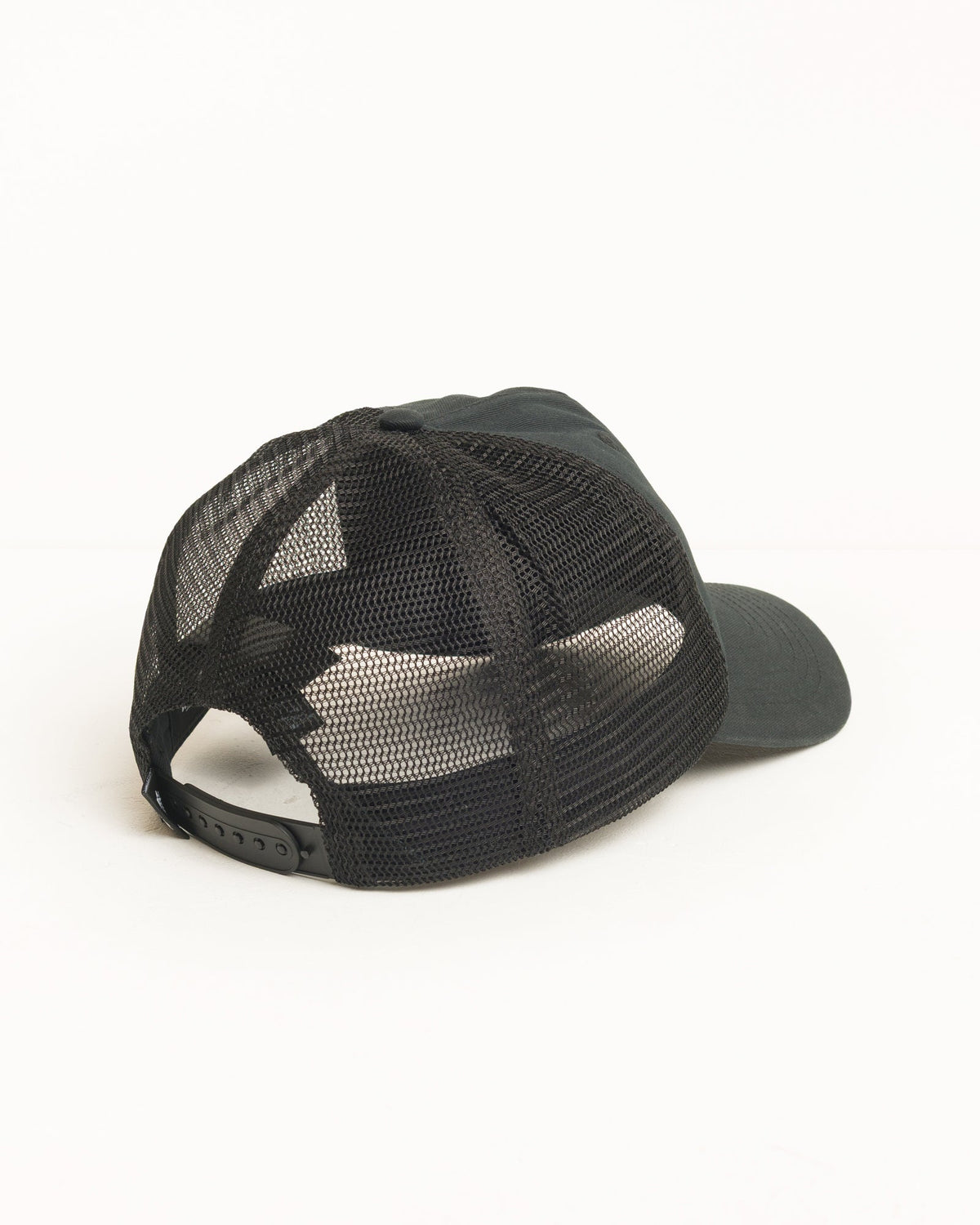 CURSIVE STITCH TRUCKER